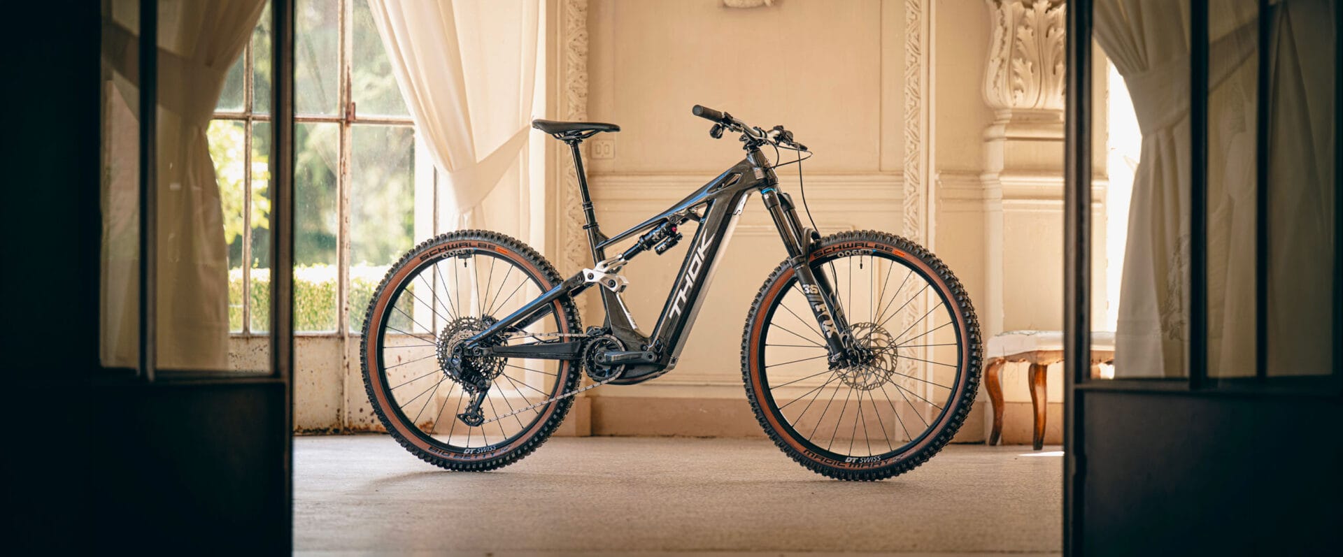 THOK legt nach: Neues TK02 Factory und frische TP4-Modelle für 2026